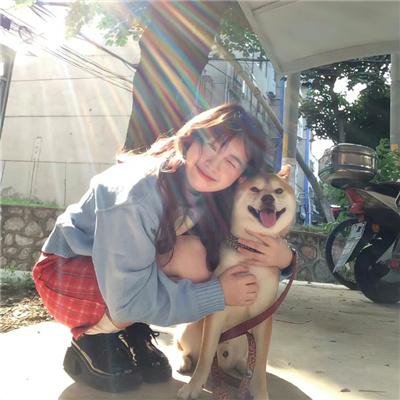 向月亮祈祷的小丑